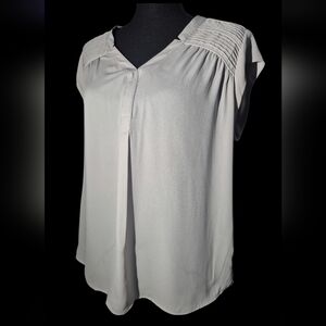 Black Rainn Light Grey Pleated Shoulder V-Neck Cap Short Sleeve Blouse - Size M